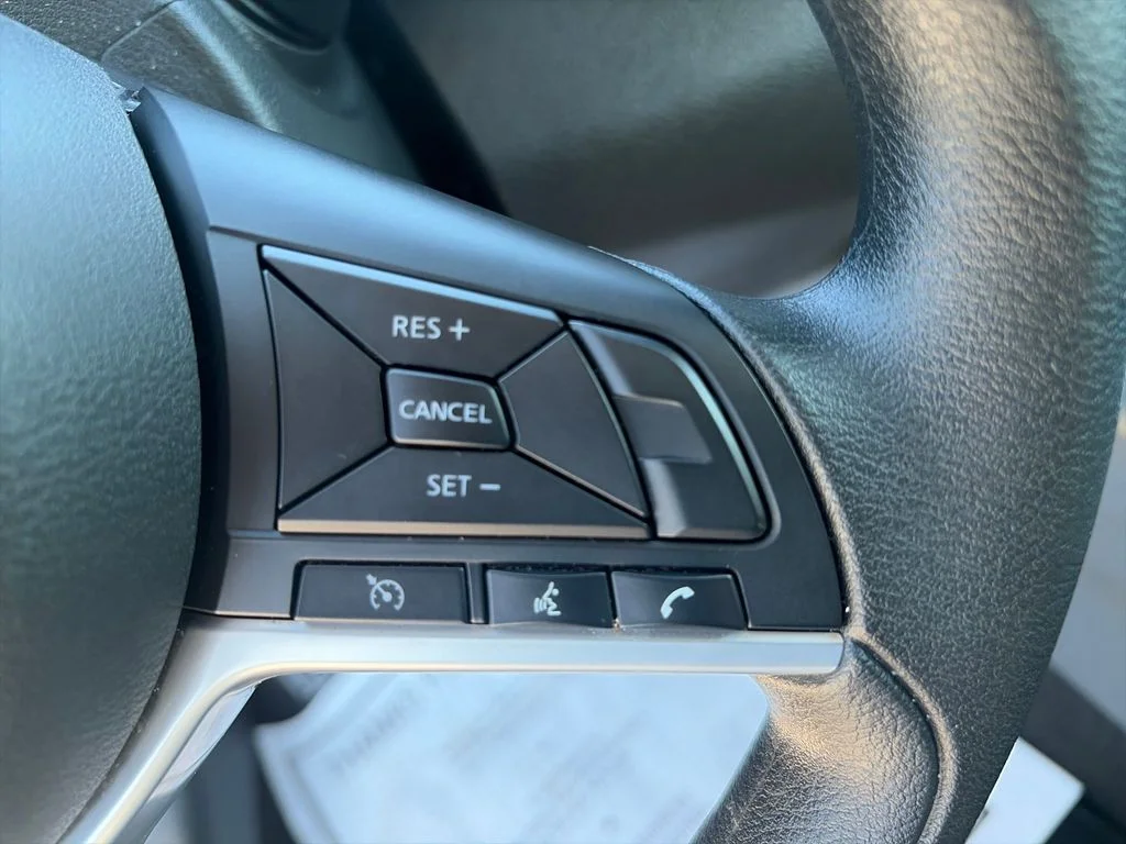 Used 2025 White Nissan 2.5 SV image 34