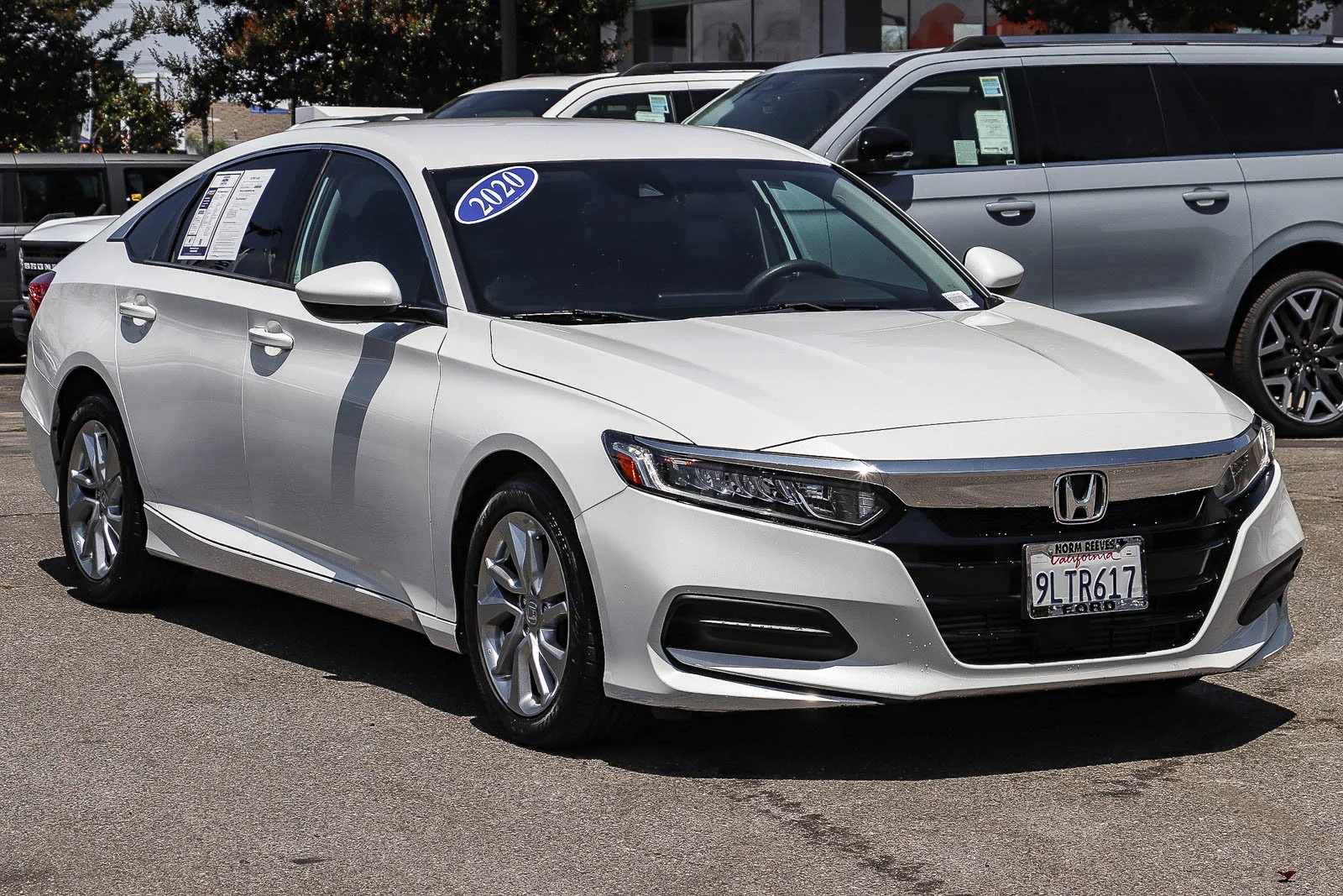 Used 2020 Platinum White Pearl Honda LX image 3