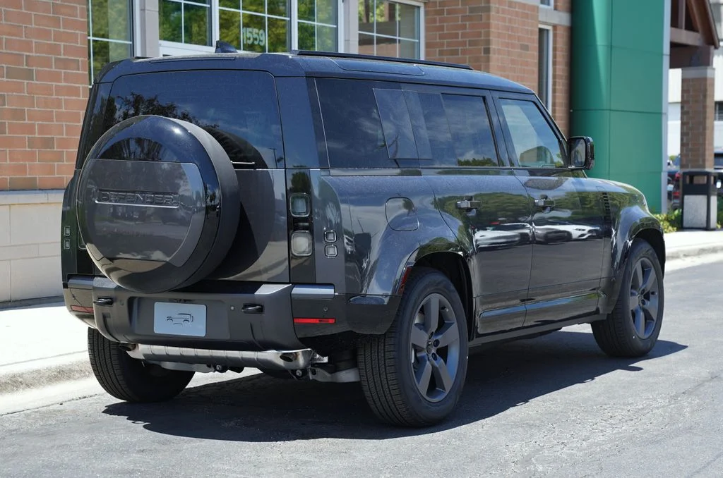 New 2026 Carpathian Grey Land Rover X-Dynamic SE image 6