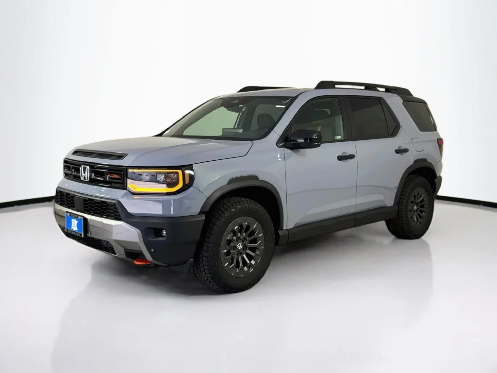 New 2026 Sonic Gray Pearl Honda TrailSport image 4