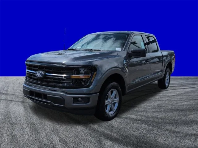 New 2026 Carbonized Gray Metallic Ford XLT image 8