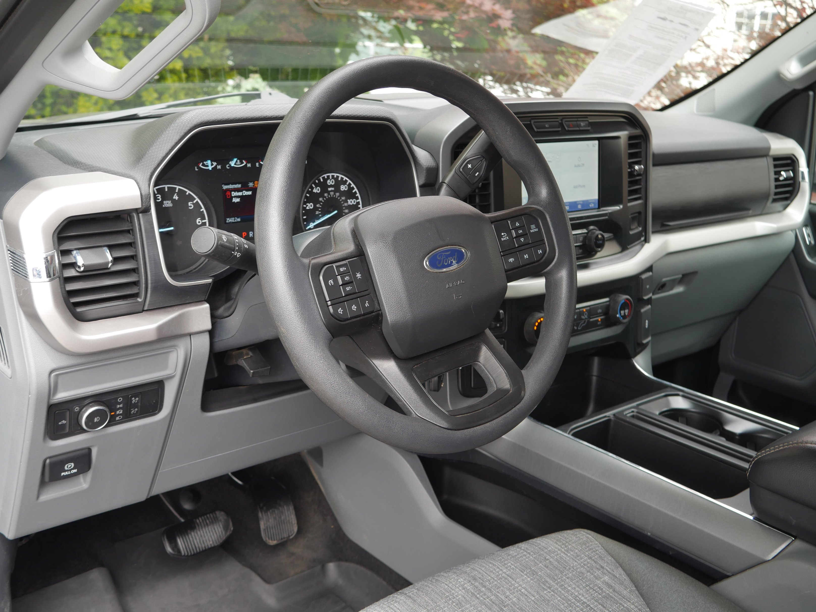 Used 2022 Iconic Silver Metallic Ford XLT image 4