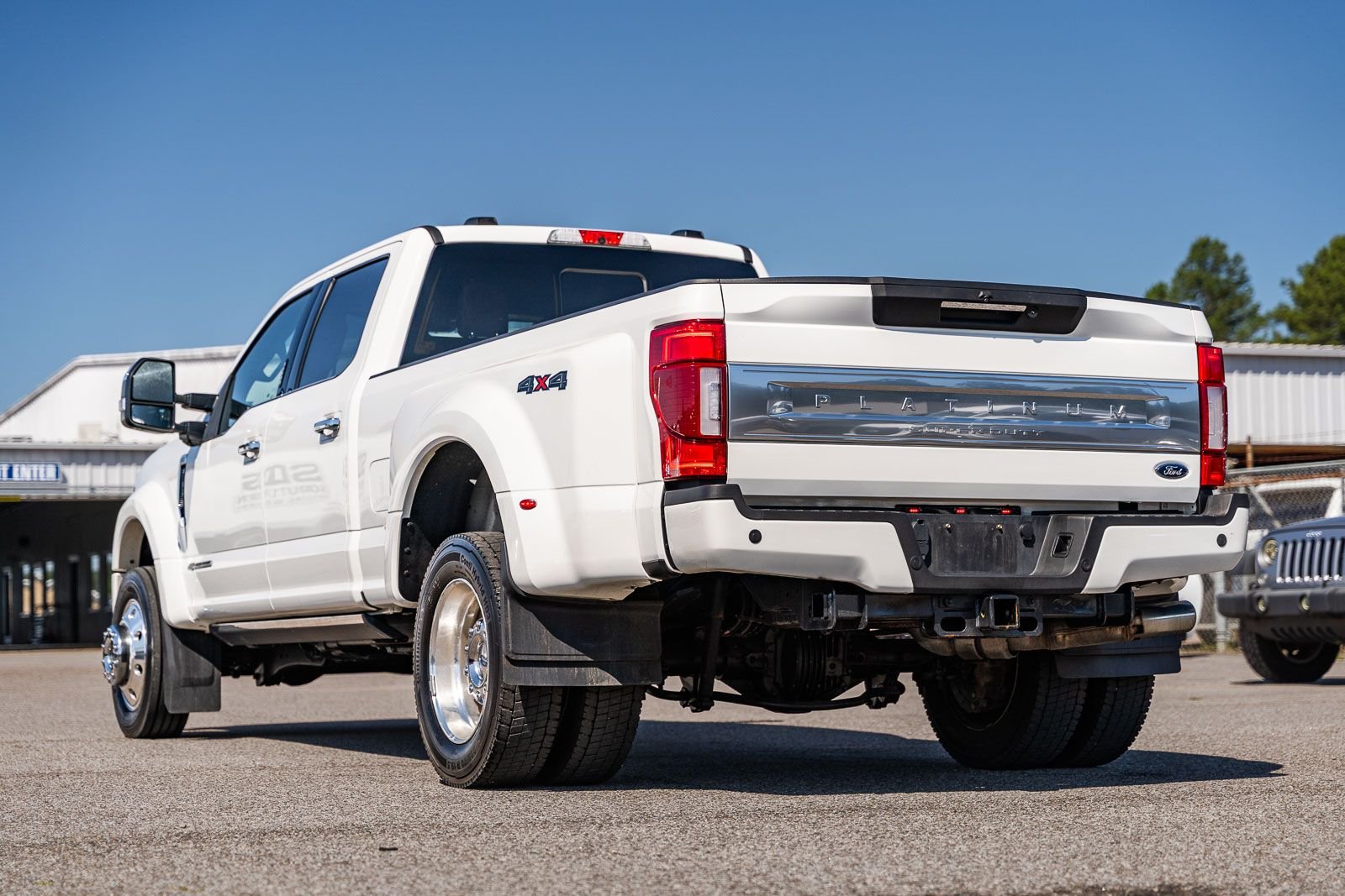 Certified Used 2022  Ford Platinum image 5