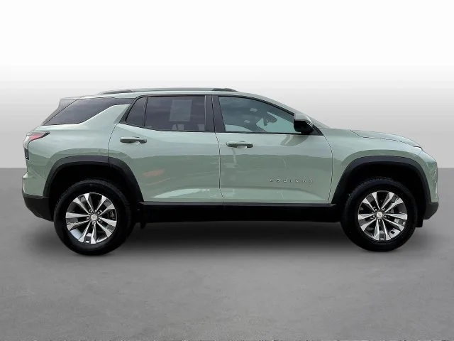 Used 2025 Green Chevrolet LT image 9