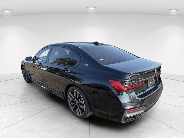 Used 2022 Black Sapphire Metallic BMW M760i xDrive image 3