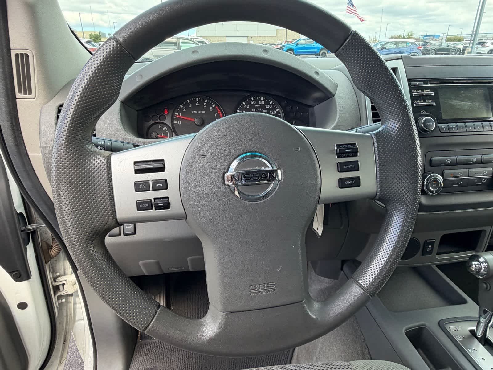 Used 2013 Glacier White Nissan SV image 9