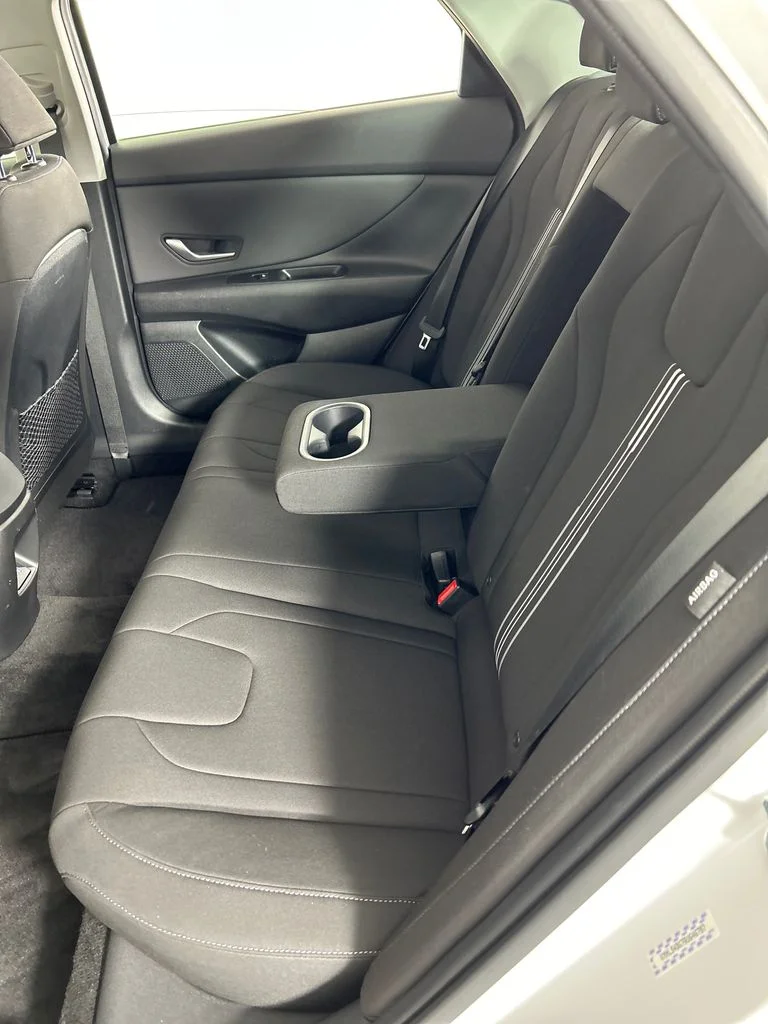 Used 2024 White Hyundai SEL image 17