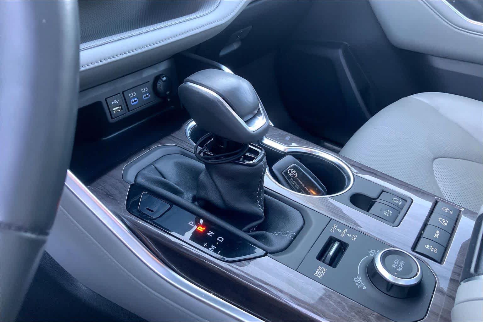 Used 2022 Blueprint Toyota Platinum image 14