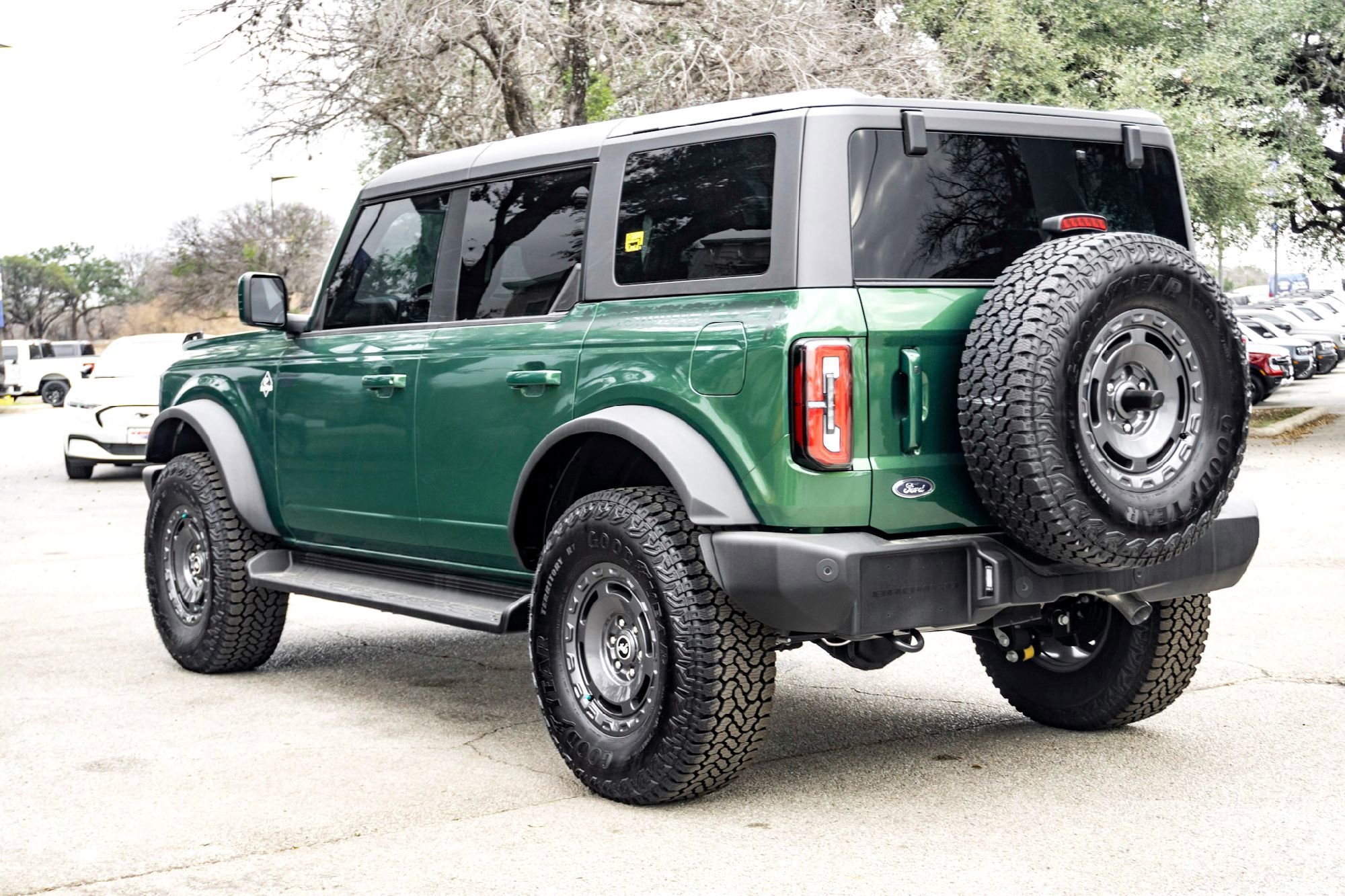 New 2025 Eruption Green Metallic Ford Outer Banks image 5