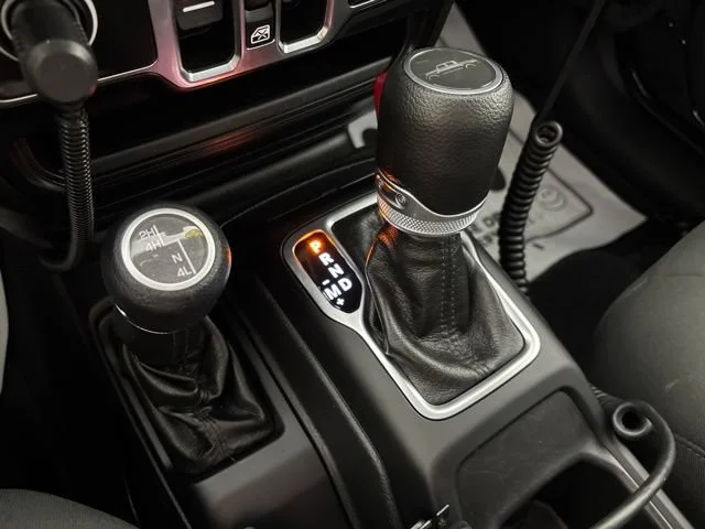 Used 2022 Black Jeep Altitude image 14
