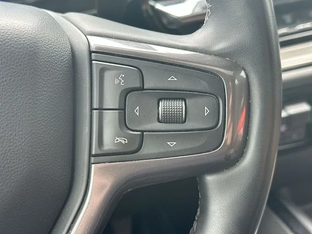 Used 2025 Gray Chevrolet ZR2 image 40