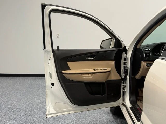 Used 2011 White GMC Denali image 11