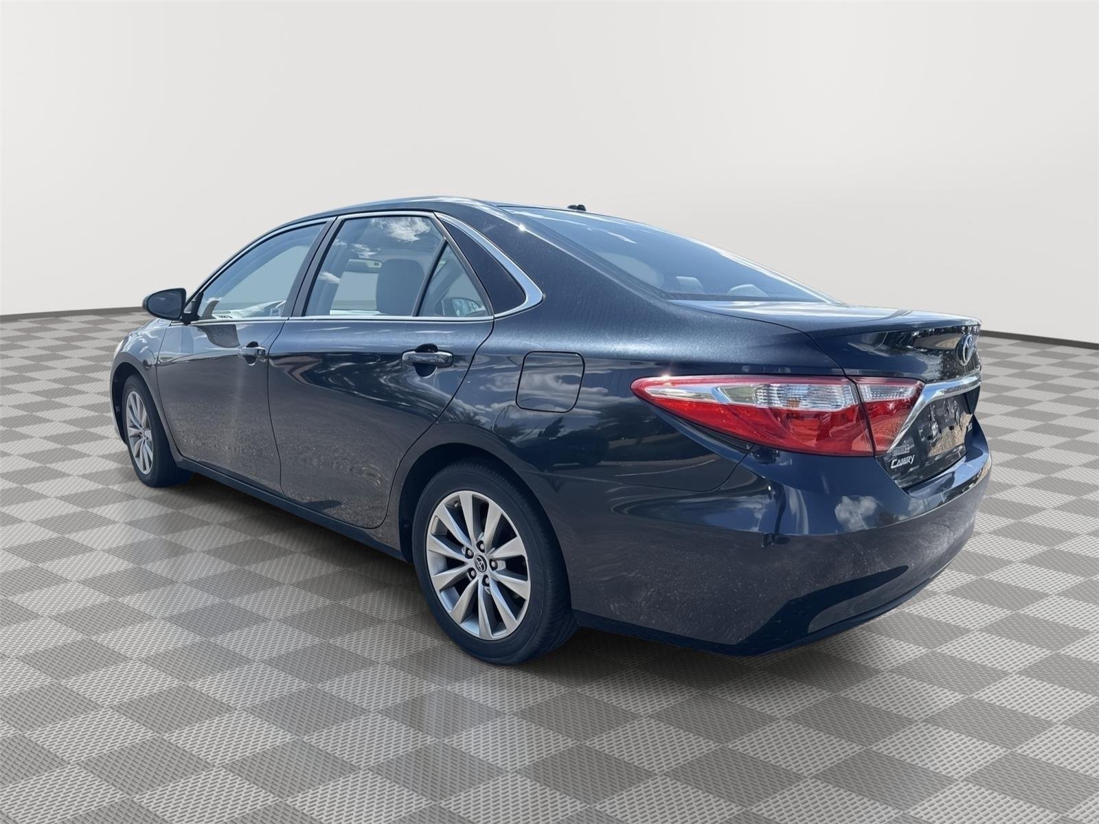 Used 2015 Cosmic Gray Mica Toyota XLE image 5
