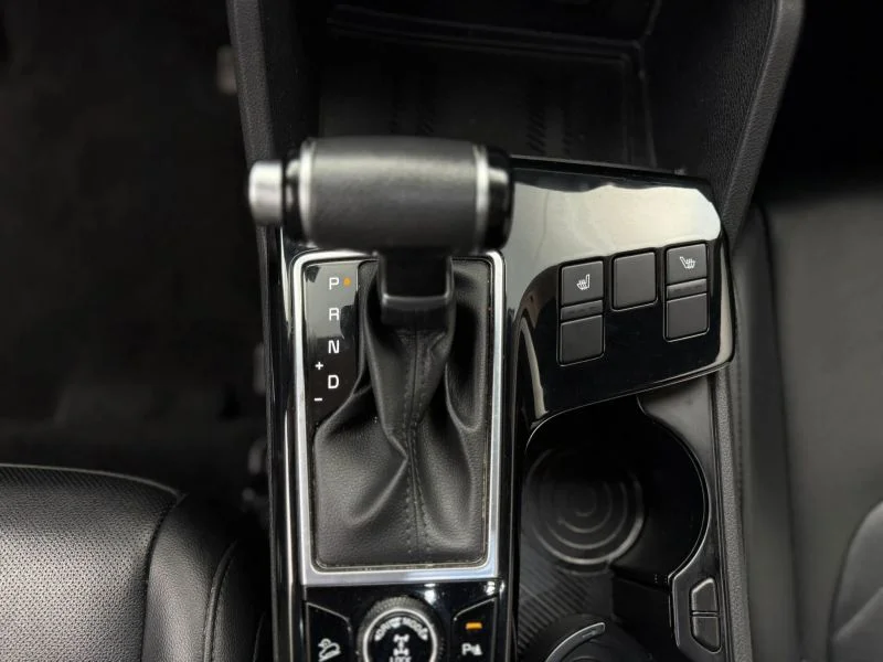 Used 2023 White Kia X-Line Sport Utility 4D image 36