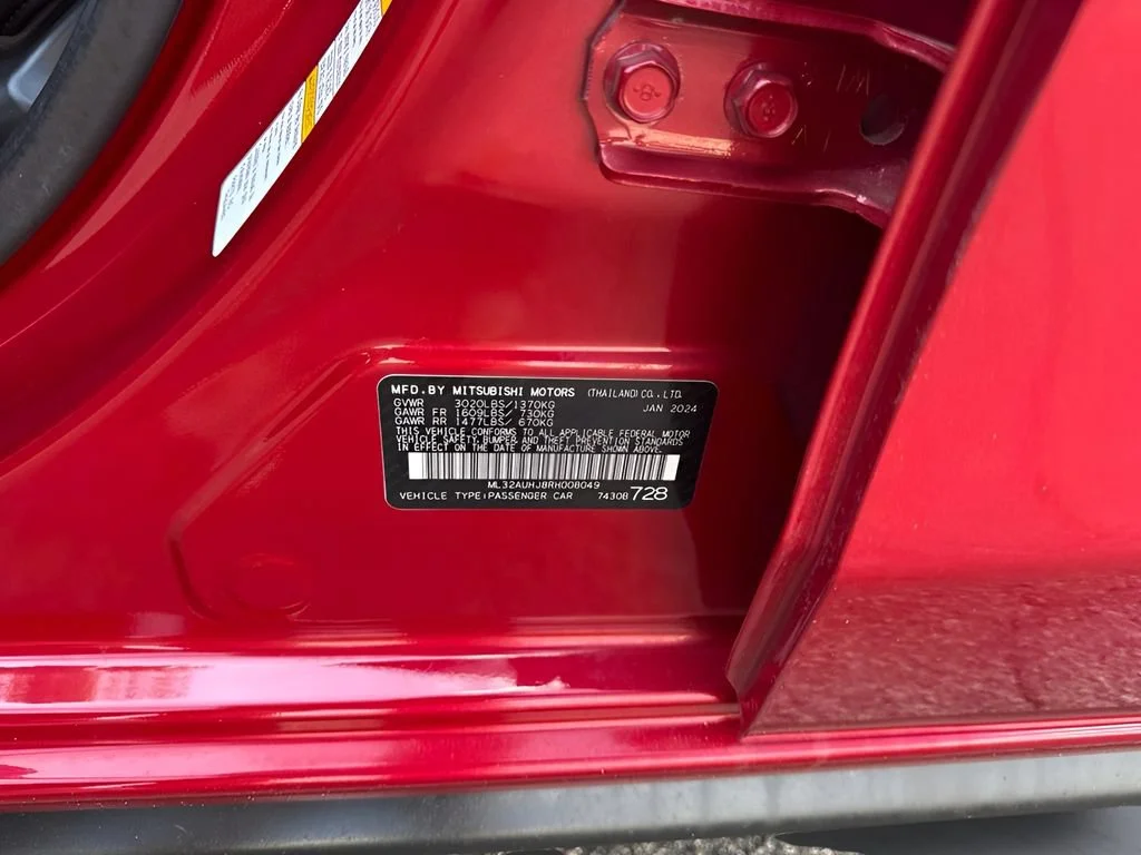 Used 2024  Mitsubishi ES image 30