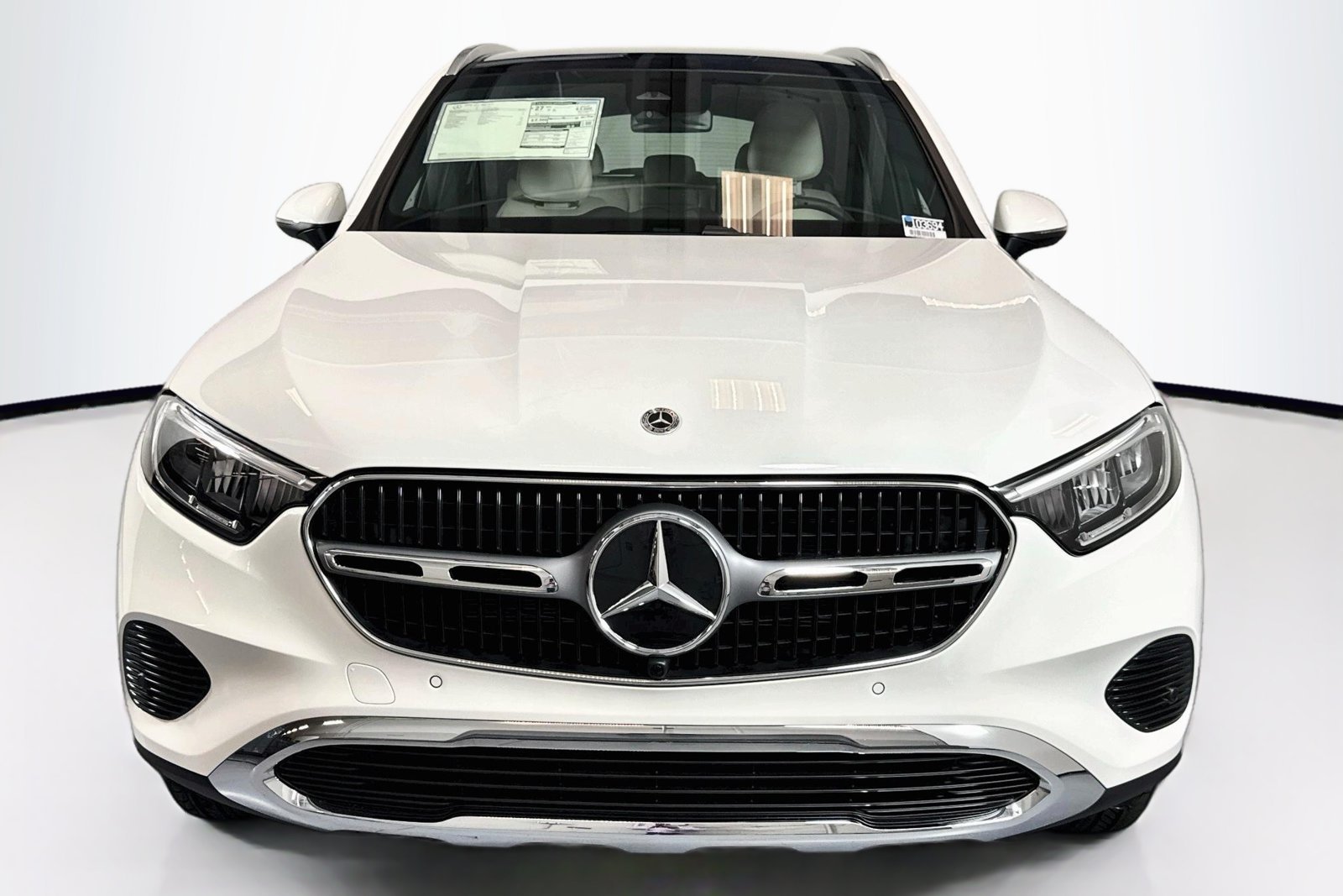 New 2026 Polar White Mercedes-Benz GLC 300 image 2