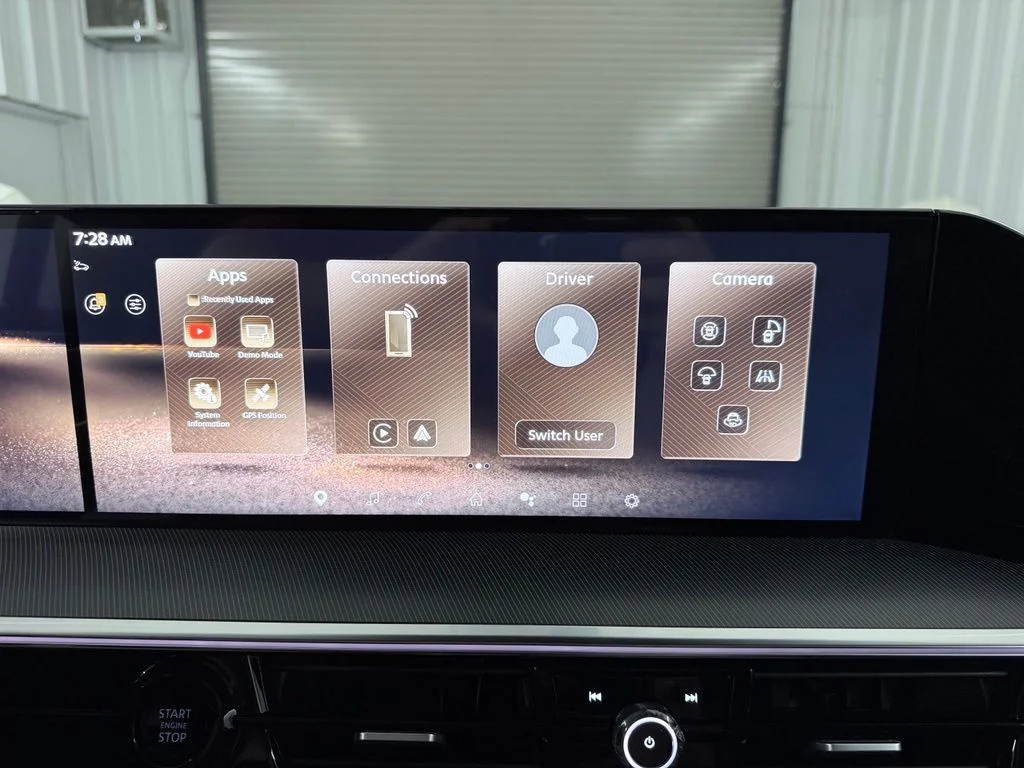 New 2027 RADIANT WHITE INFINITI Luxe 4WD image 24