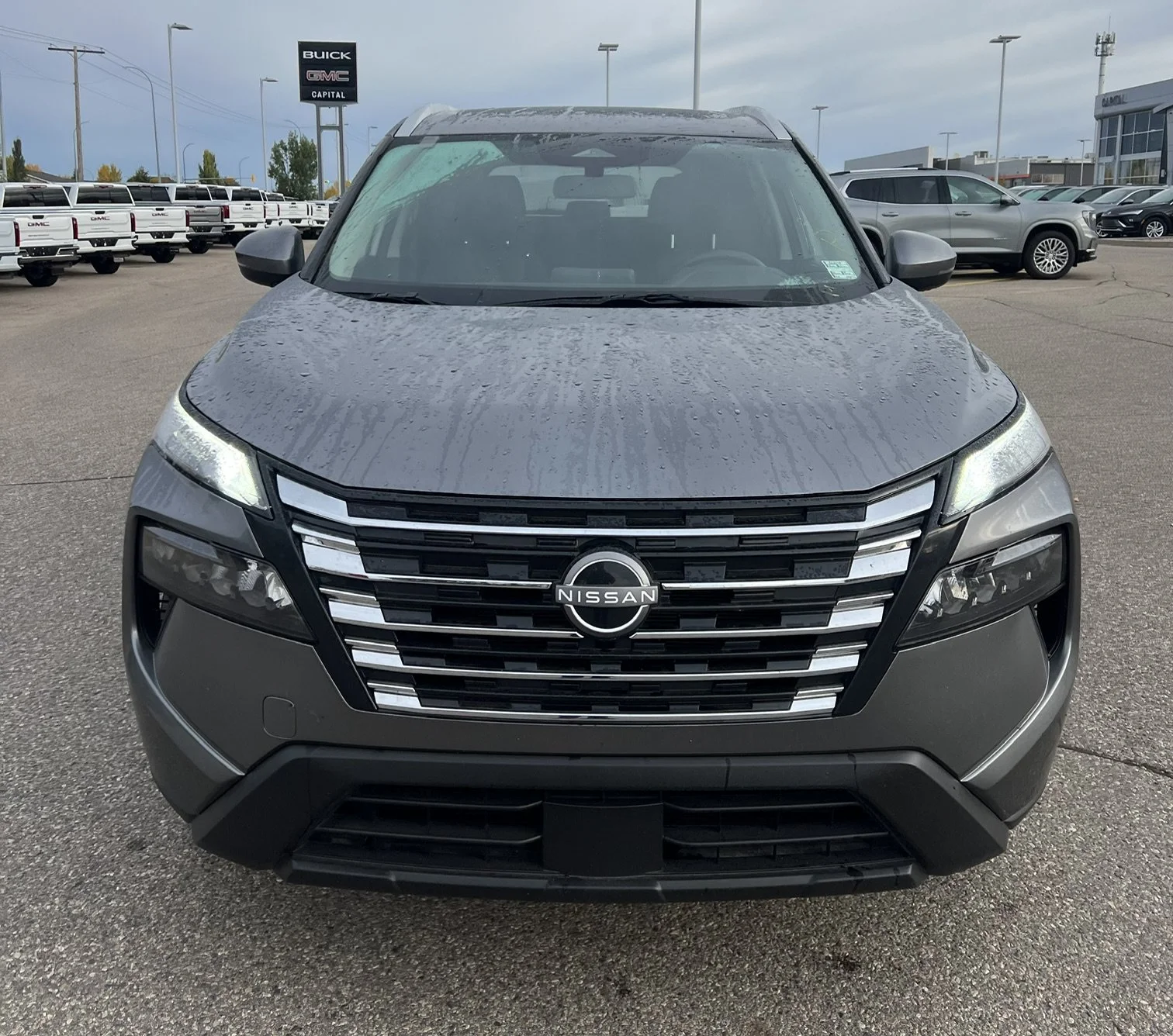 Used 2026 Gray Nissan SV Moonroof AWD image 8