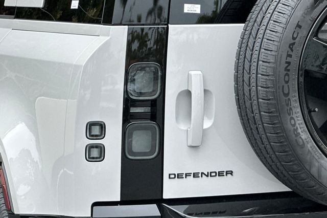 New 2026 Borasco Grey Land Rover X-Dynamic SE image 25