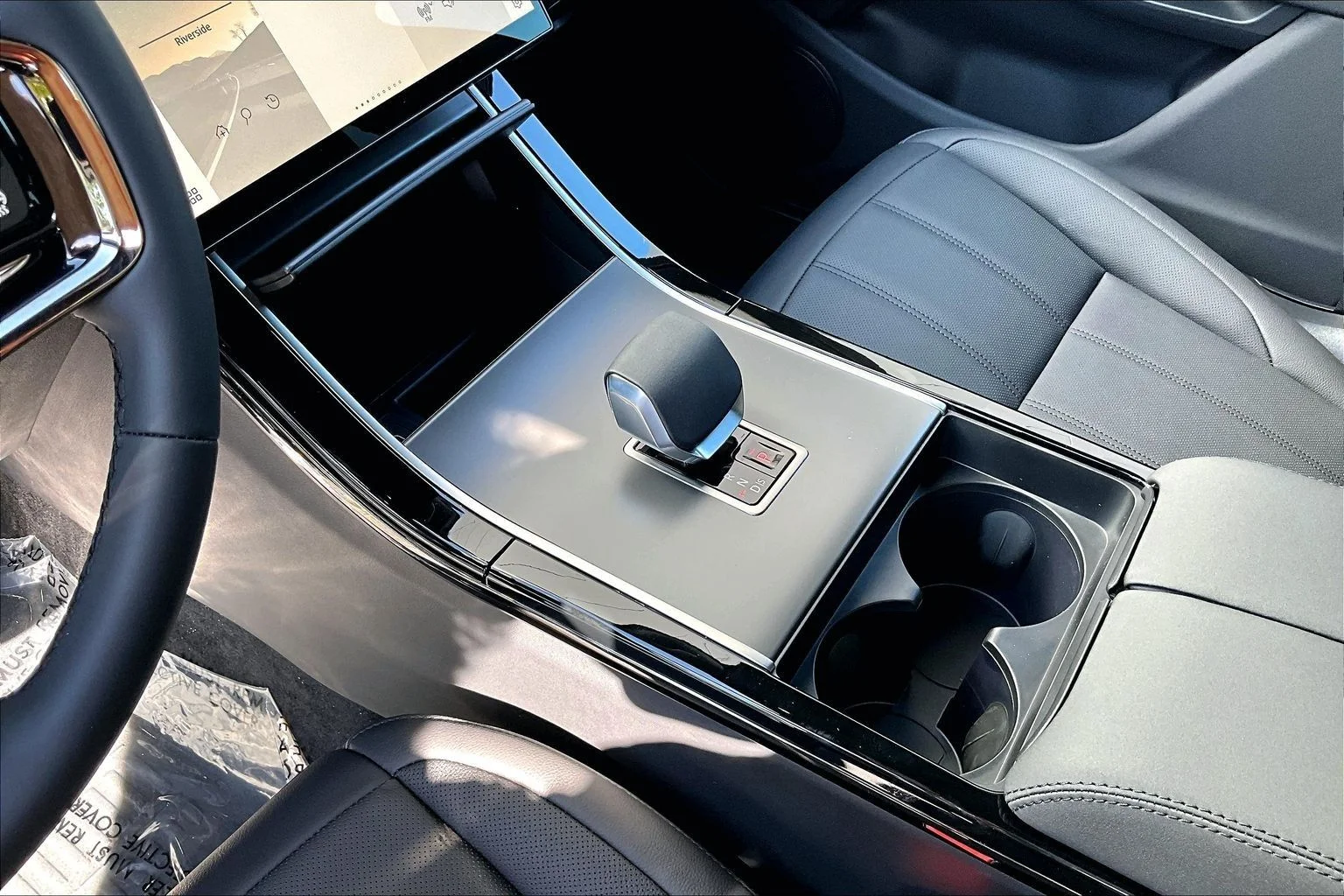 New 2026 Fuji White Land Rover S image 8