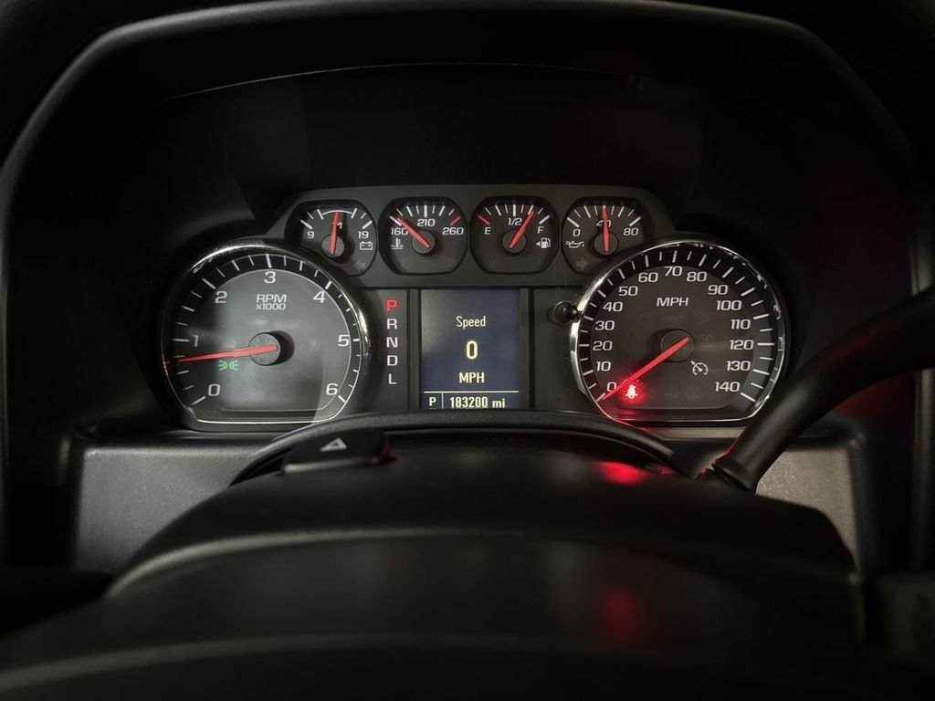Used 2018 Summit White Chevrolet WT image 19