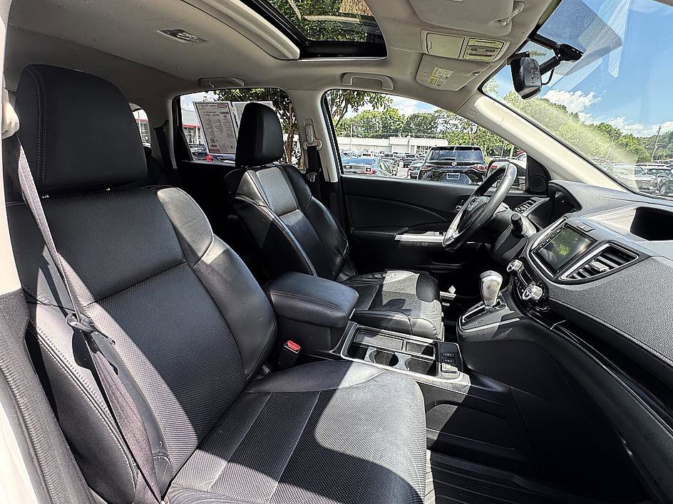 Used 2016 Diamond White Pearl Honda EX-L image 21