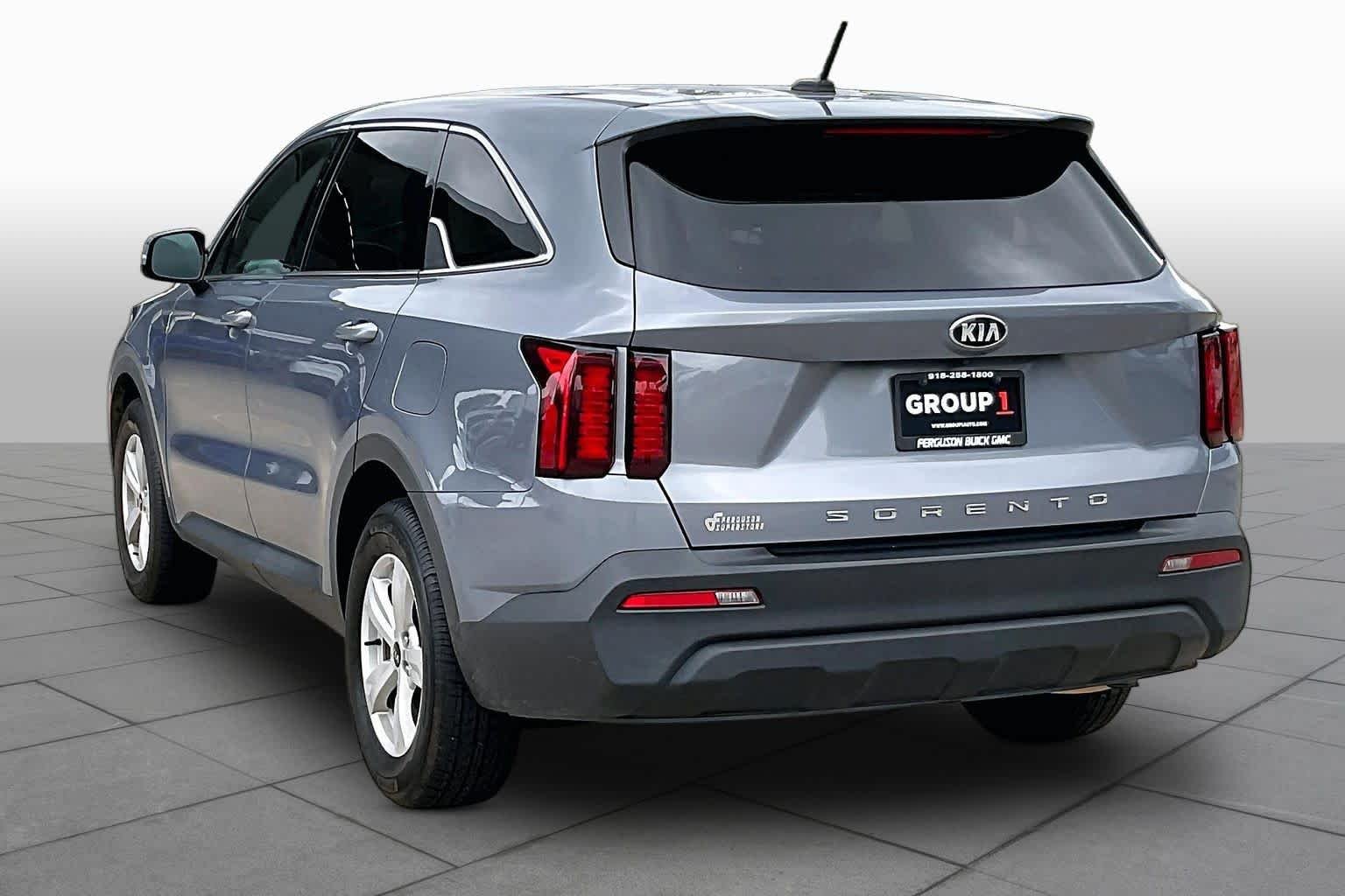 Used 2021 Everlasting Silver Kia LX image 12