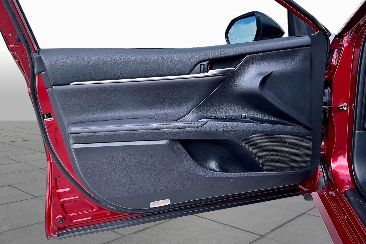 Used 2019 Ruby Flare Pearl Toyota XLE image 19