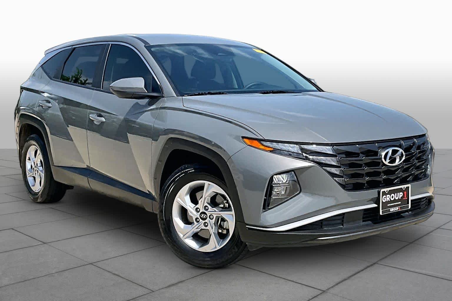 Used 2024 Hampton Gray Hyundai SE image 3