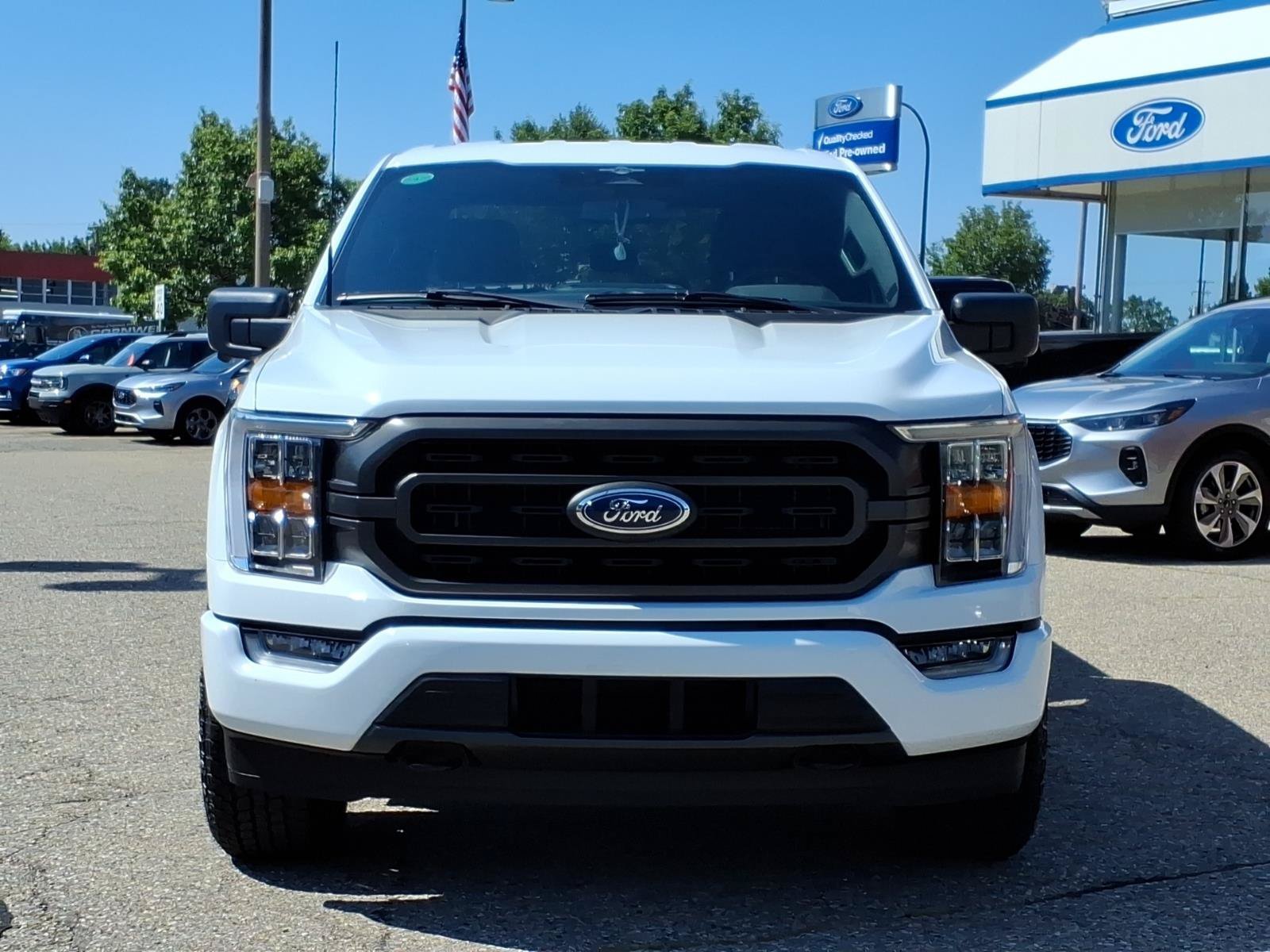 Used 2023 Oxford White Ford XLT image 16