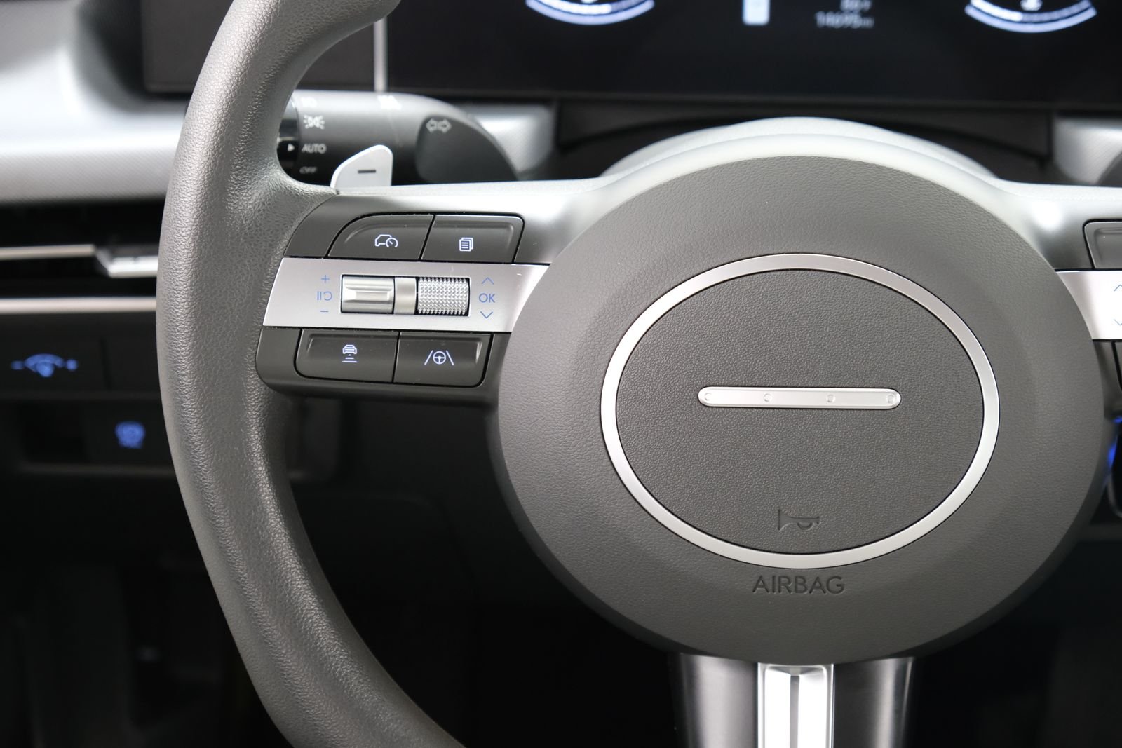 Used 2025 Portofino Gray Hyundai SEL image 11