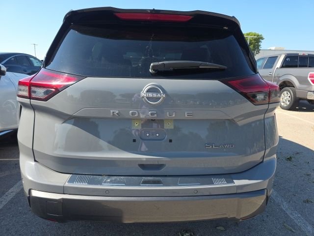 Used 2025 Gray Nissan SL image 4