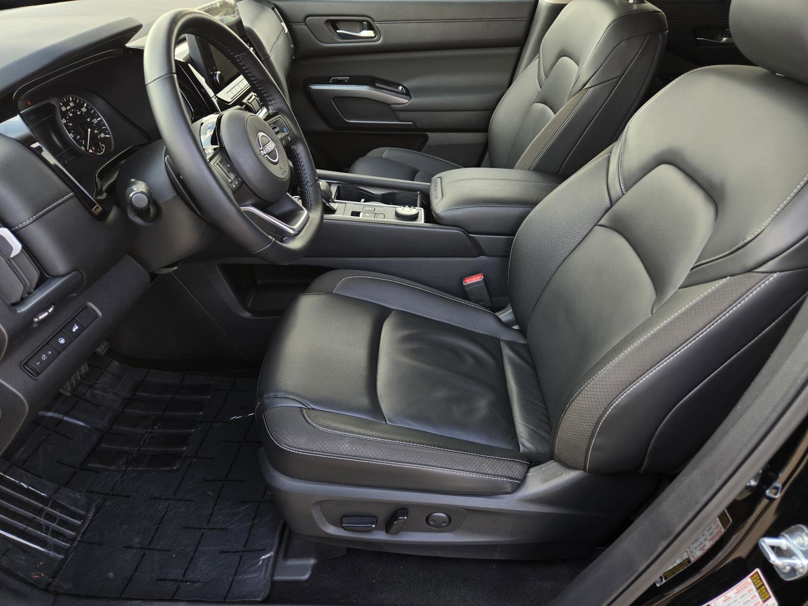 Used 2025 Super Black Nissan SL image 18