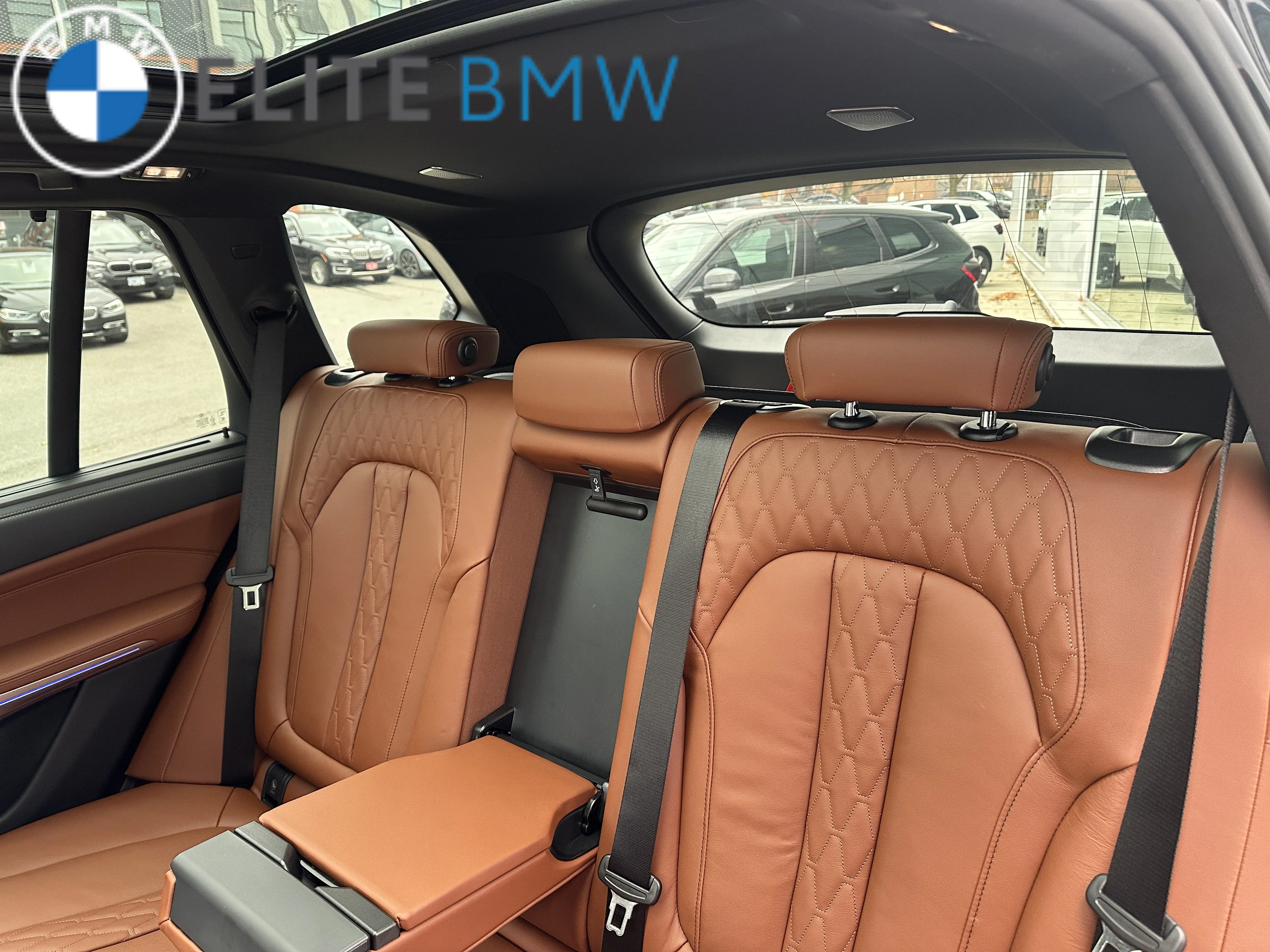 Used 2026 BLACK SAPPHIRE METALLIC BMW XDRIVE40I image 23