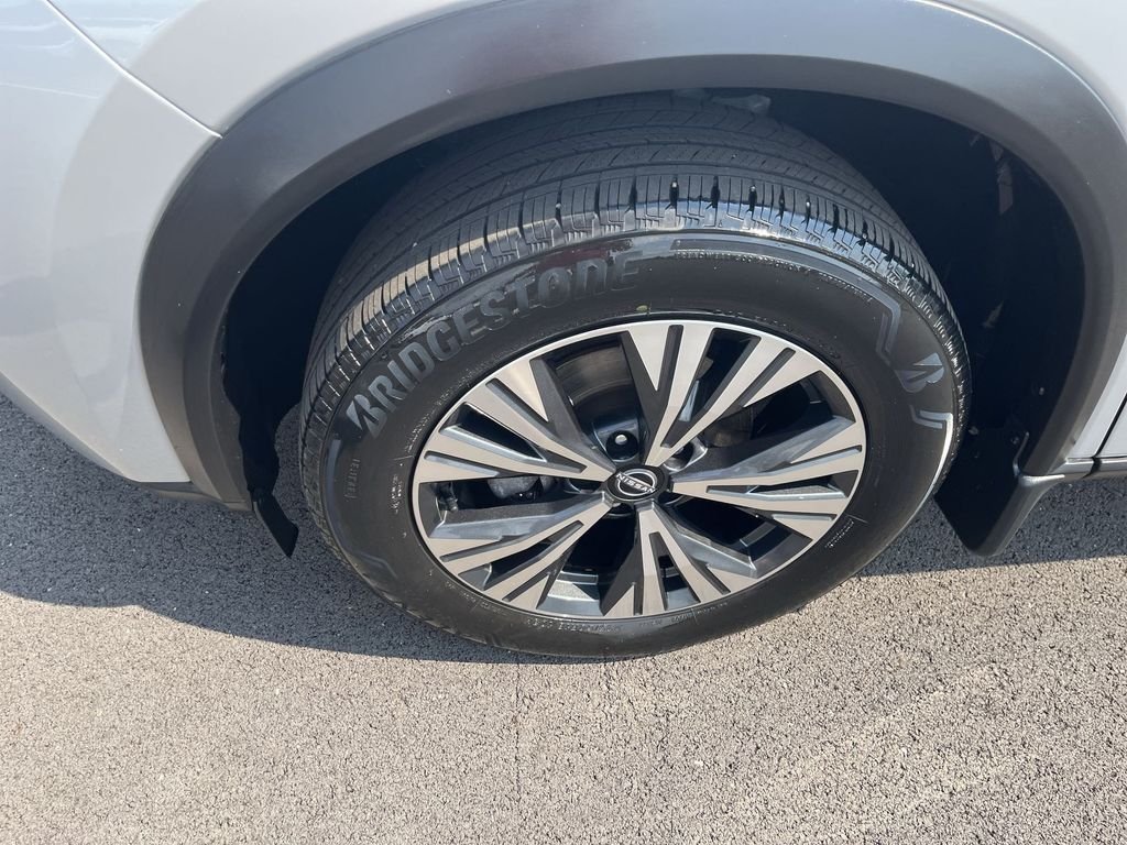 Used 2023 Silver Nissan SV image 10
