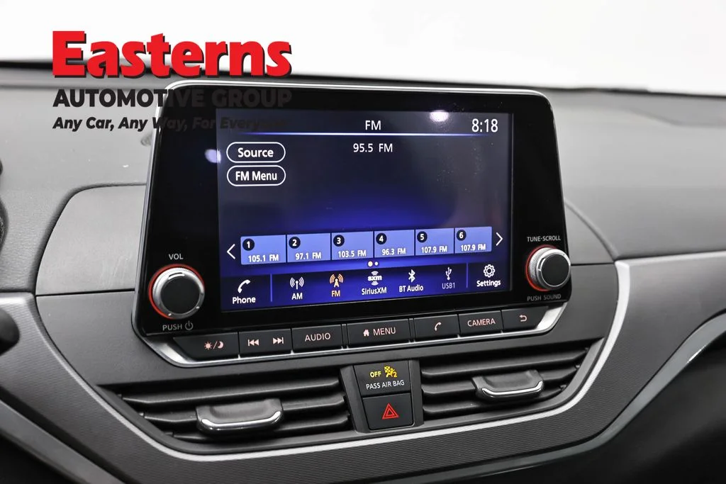 Used 2023 Blue Nissan 2.5 SR image 19