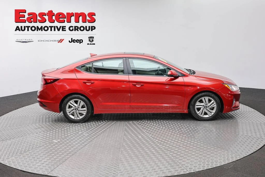 Used 2019 Red Hyundai Value Edition image 4
