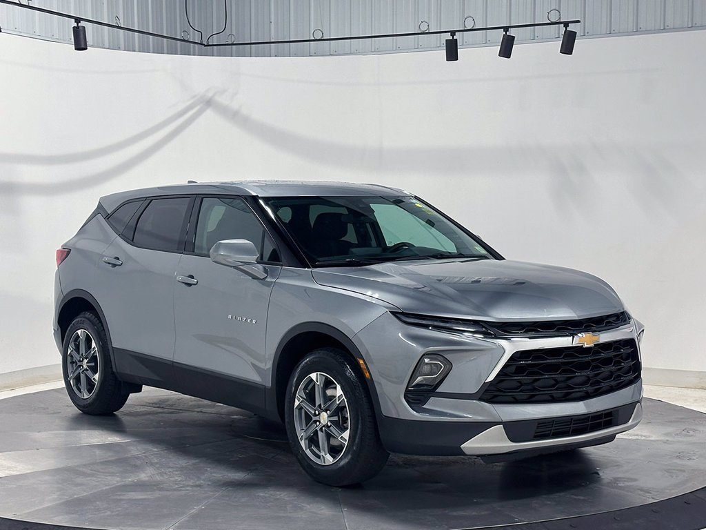 Used 2025 Gray Chevrolet LT image 39
