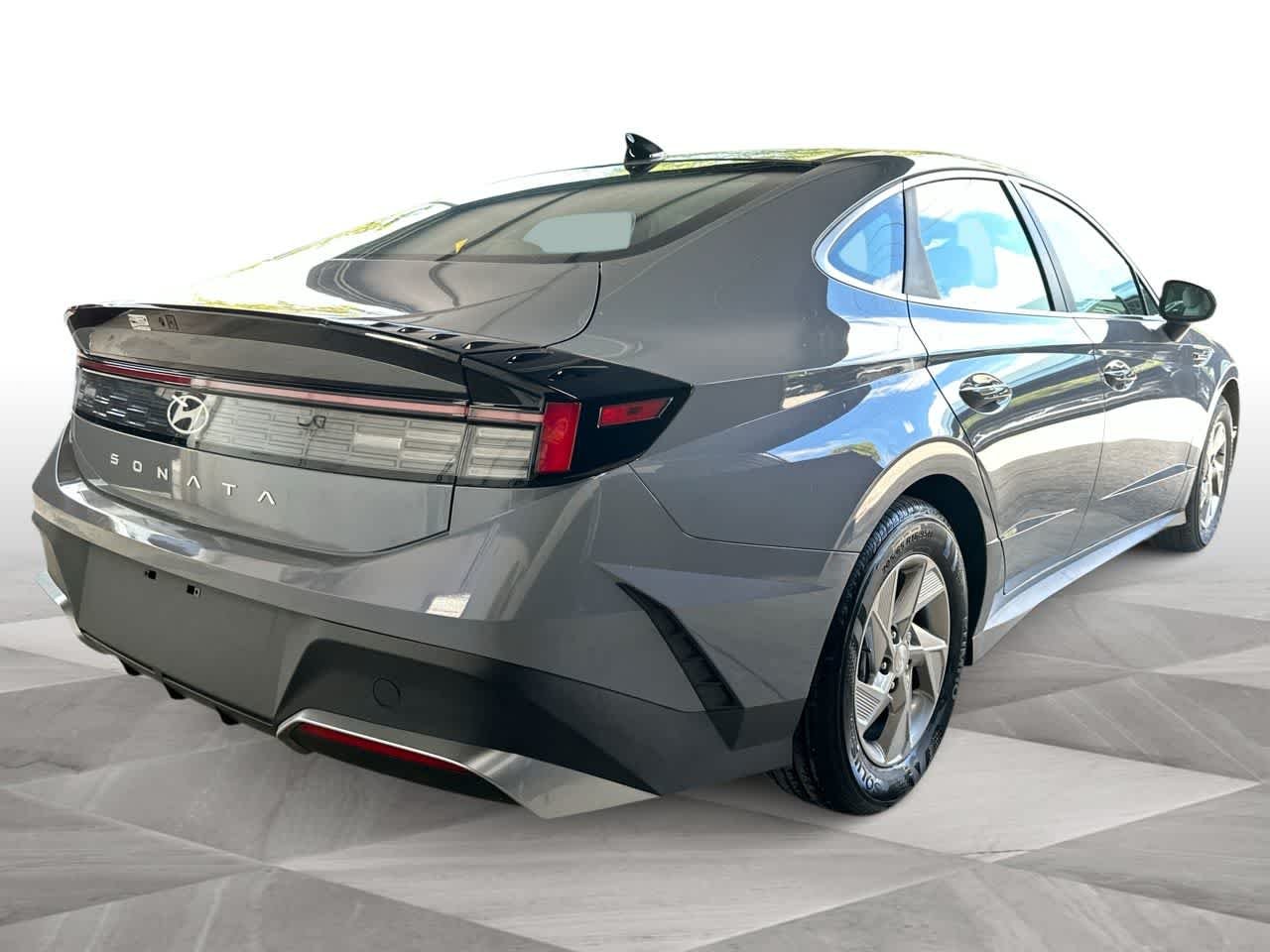 Used 2026 Transmission Blue Hyundai SE image 8