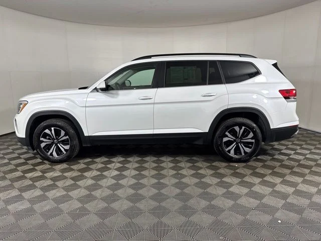 Used 2026 White Volkswagen SE image 7