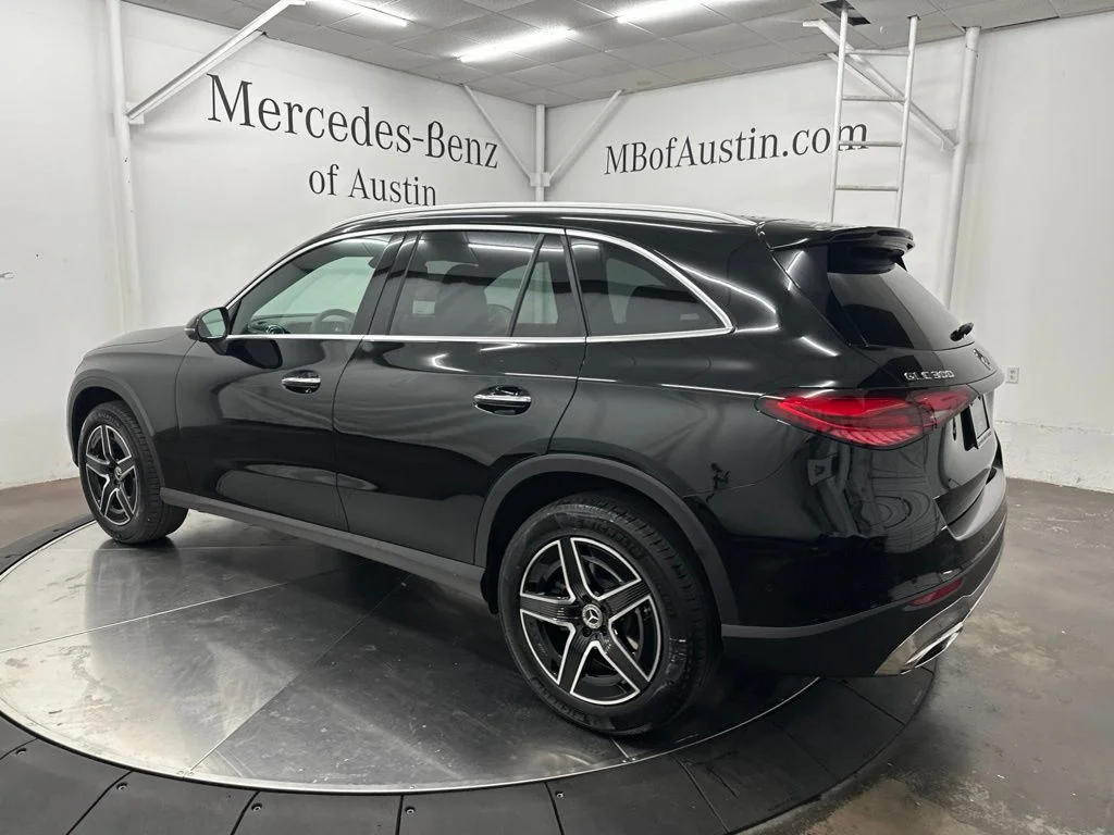 New 2027 Black Mercedes-Benz GLC 300 image 5