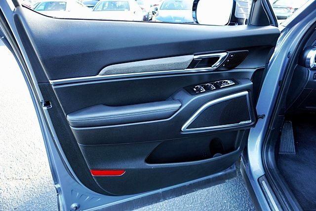 Used 2022 Silver Kia SX image 25