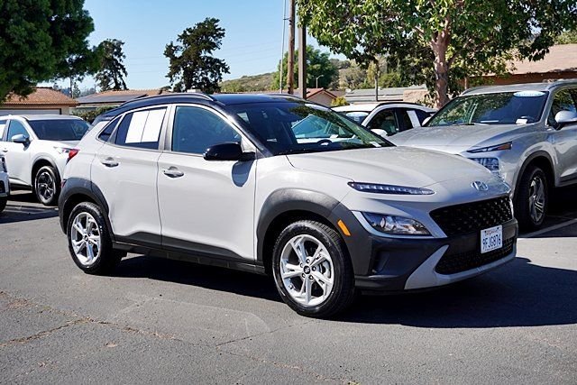 Used 2023 Silver Hyundai SEL image 5