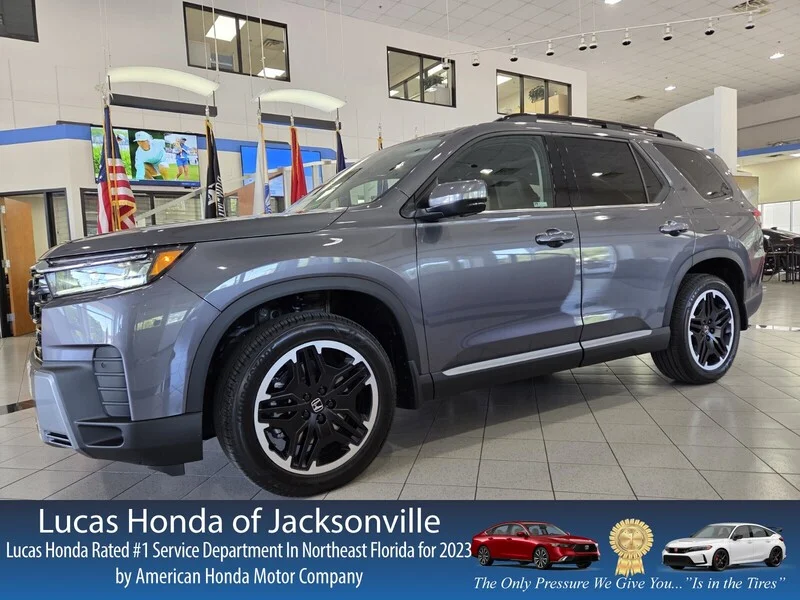 2026 Honda Pilot Touring AWD's photo