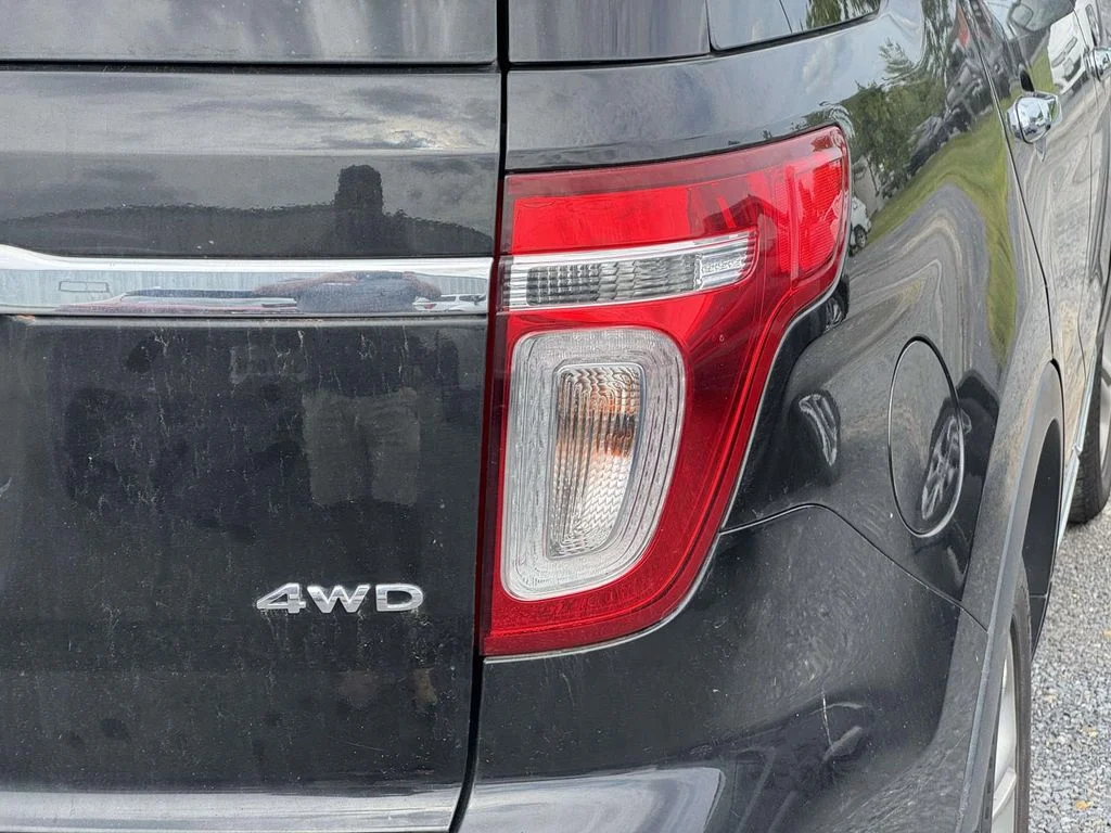 Used 2013 Black Ford Limited image 4