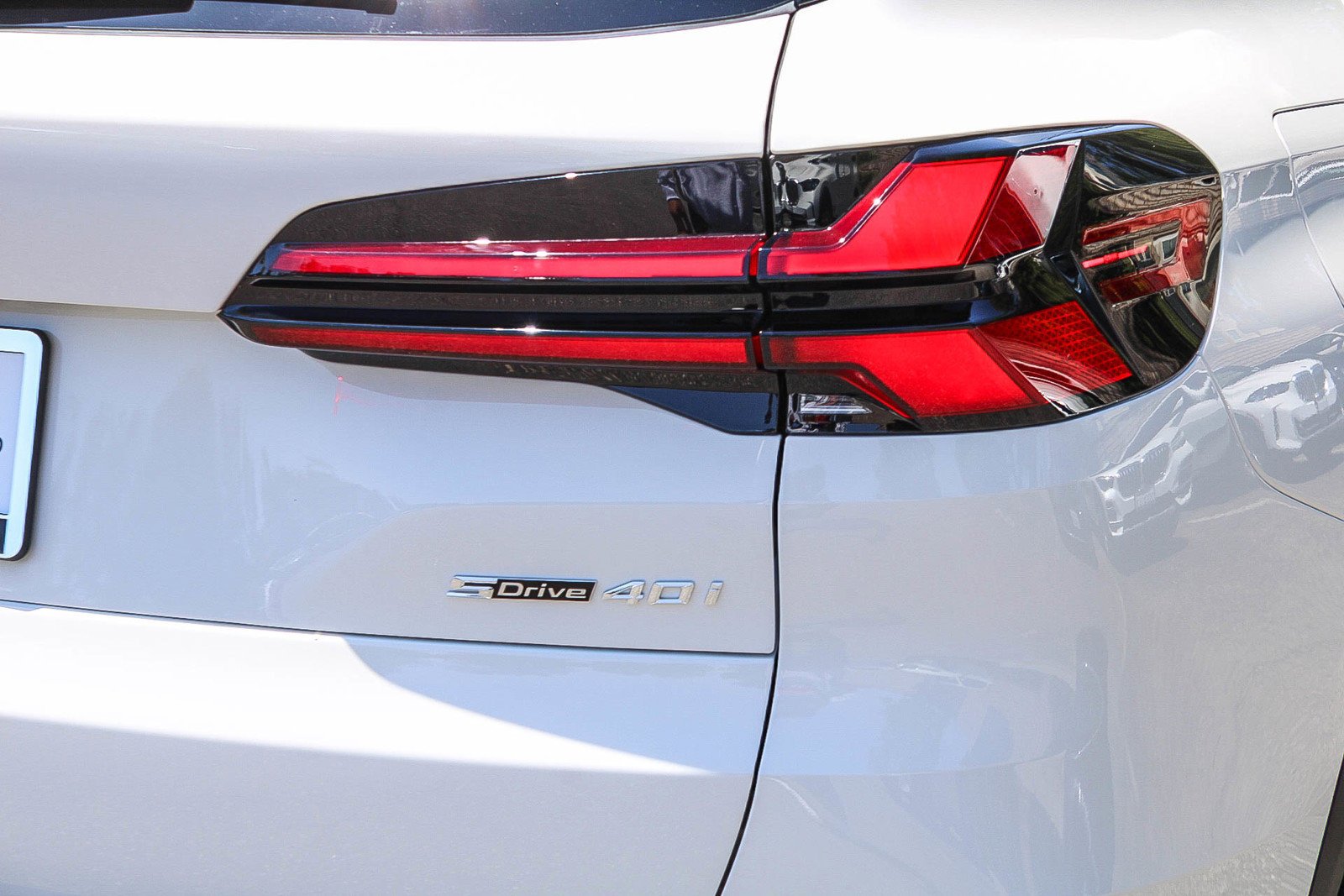 New 2026 Alpine White BMW sDrive40i image 7