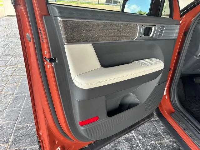 Used 2024 Orange Hyundai Calligraphy image 8
