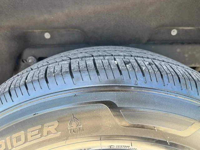Used 2018 QUICKSILVER METALLIC GMC 2WD SLE image 9