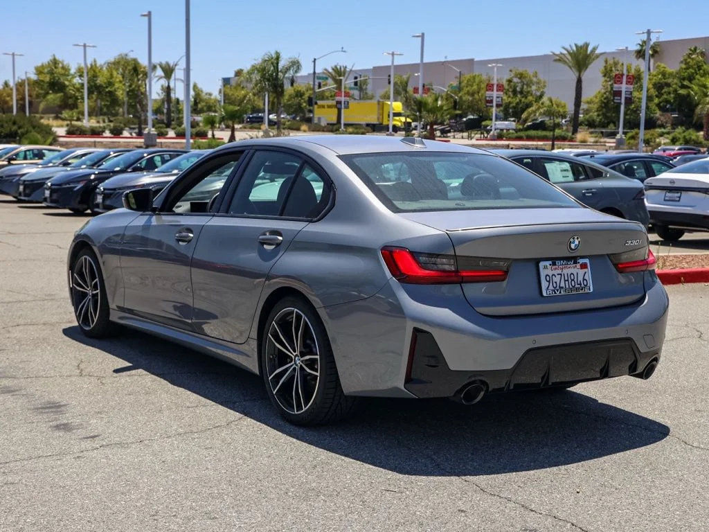 Used 2023 Gray BMW 330i image 5
