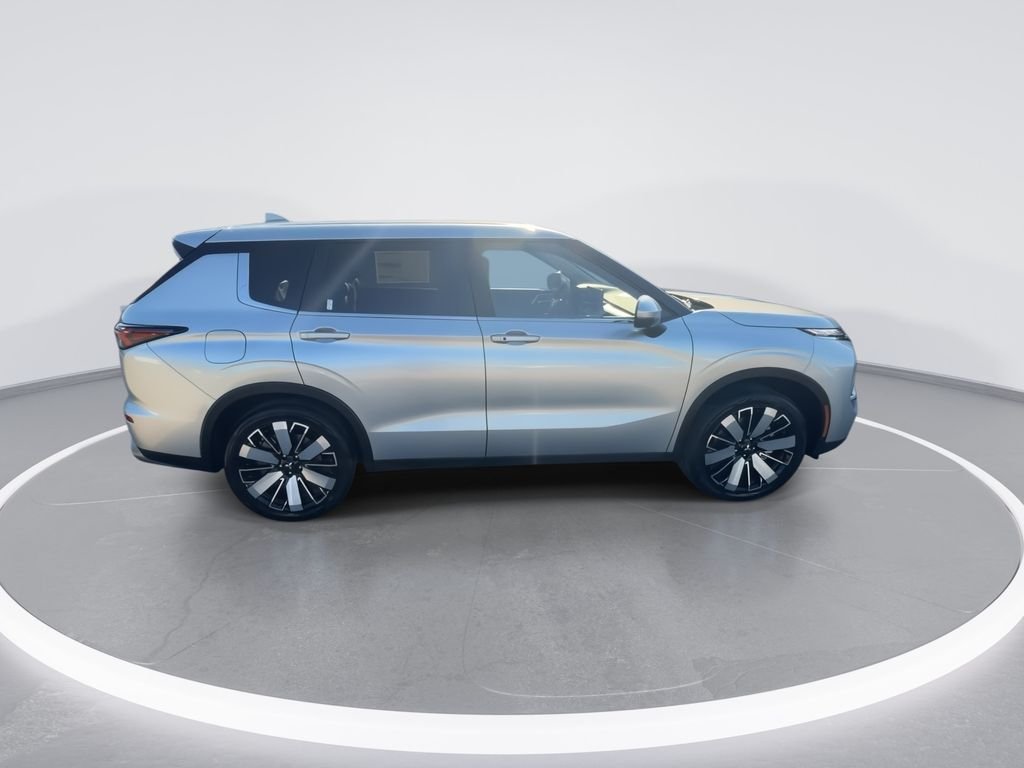 New 2026 Silver Mitsubishi SE image 9